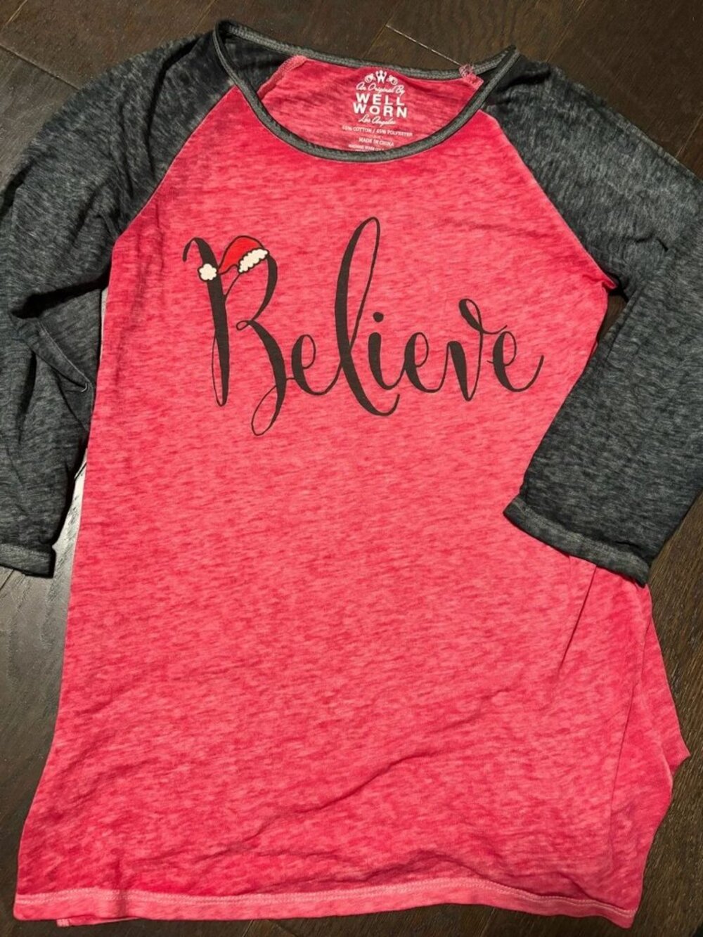 Well Worn 'Believe' Raglan Tee in Red & Gray (095)